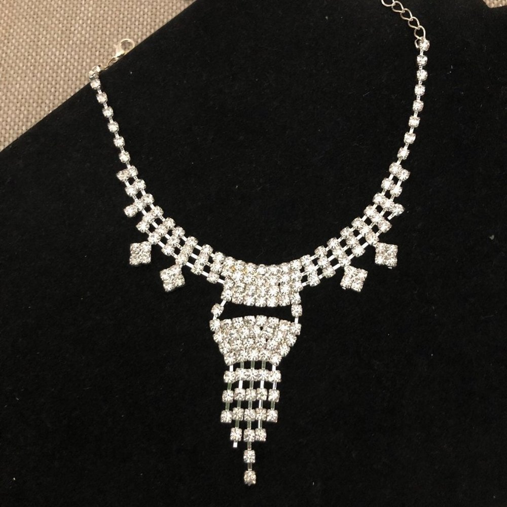 3/$15 ** Czech crystals party necklace